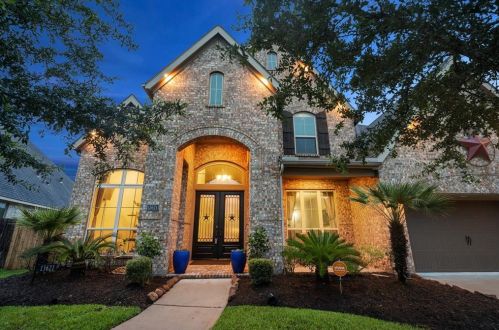 13621 Starwreath Dr, Pearland, TX 77584-3784