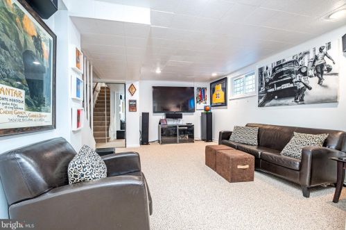 9408 Colesville Rd, Silver Spring MD 20901-4820 exterior