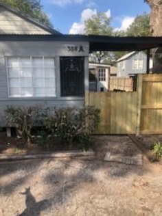 308 Main St, Conroe TX  77385-4832 exterior