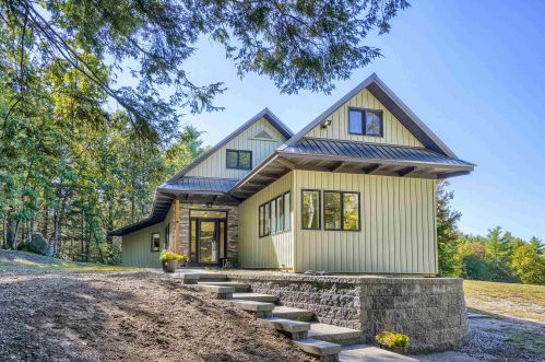 65 New Boston Rd, Amherst, NH 03031-3210
