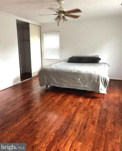 5076 Queens Wood Dr, Springfield VA  22015-1530 exterior