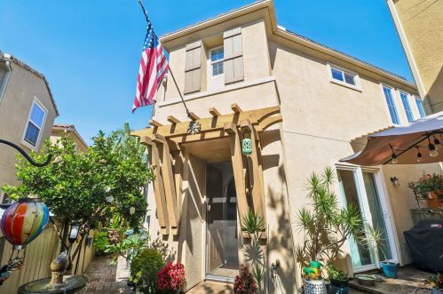 1482 Caminito Sicilia, Chula Vista CA  91915-4142 exterior