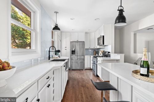 407 Greenbrier Dr, Silver Spring MD 20910-4230 exterior