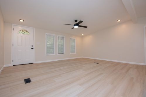 16 Garden Lake Dr, Carrollton, GA 30116-5433
