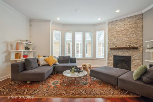 3155 Honore St, Chicago, IL 60657-2030