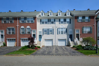 1118 Stafford St, Mahwah, NJ 07430-1367