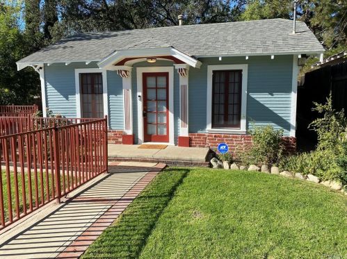 2081 Lewis Ave, Altadena, CA 91001-3103