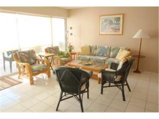 155 Paoakalani Ave, Honolulu HI  96815-3760 exterior