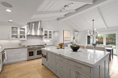 1330 Fairway Dr, Los Altos CA 94024-5358 exterior