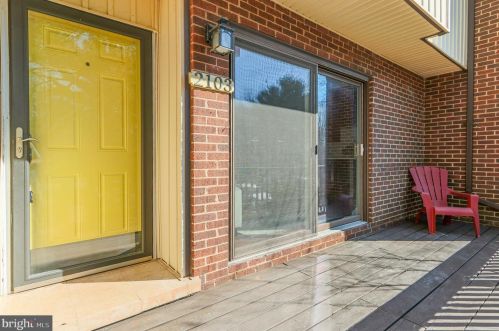 2103 Colts Neck Ct, Herndon, VA 20191-1832