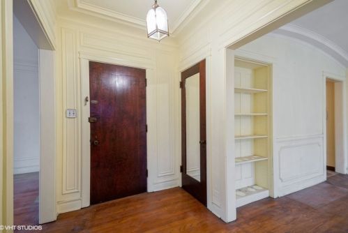 617 Addison St, Chicago, IL 60613-4413