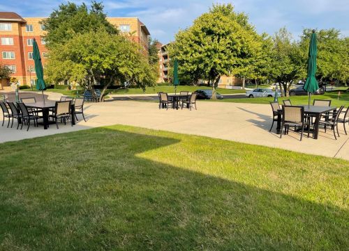 740 Creekside Dr, Mount Prospect IL  60056-6391 exterior