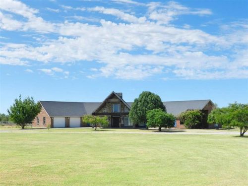 20551 Lee Blvd, Indiahoma, OK 73552-2768