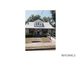 15 12th St, Hickory, NC 28601-5932