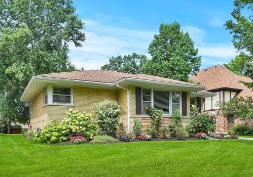 3828 Grove Ave, Western Springs, IL 60558-1052