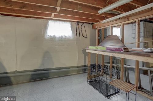 20 Lincoln Dr, Hanover PA 17331-4906 exterior