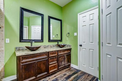 11028 San Jacinto Dr, Morgans Point TX 77571-9533 exterior