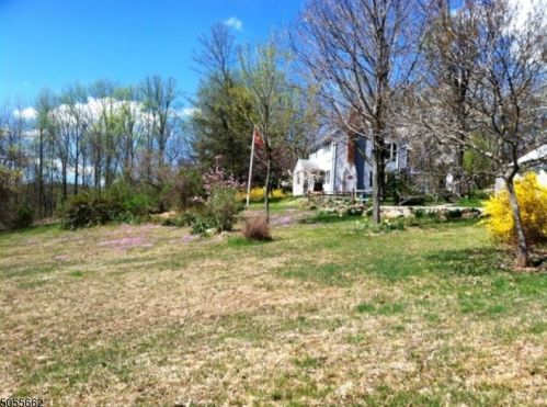 115 Cherry Tree Bend Rd, Port Murray, NJ 07865-4112