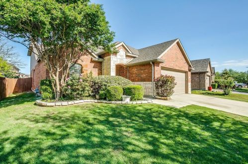 8125 Black Sumac Dr, Fort Worth TX  76131-3581 exterior
