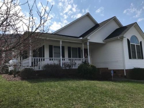 121 Valleyview Ct, Hampton, TN 37658-3312