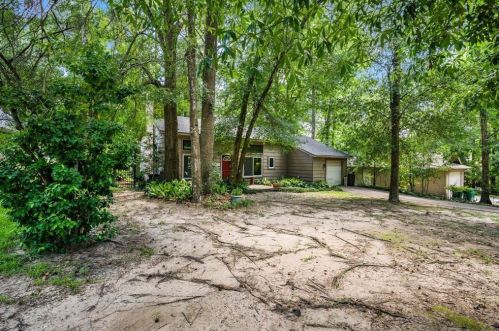 203 Deep Dl Ln, Conroe TX  77304-1249 exterior