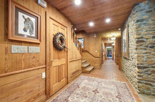 1630 Brandon Hall Dr, Atlanta GA  30350-3703 exterior