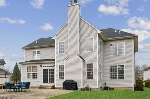 37 Dorset Dr, Hackettstown NJ  07840-5010 exterior