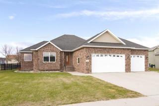 822 Morningside Dr, Casselton, ND 58012-3705