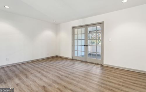 74 Montre Sq, Atlanta GA  30327-4044 exterior