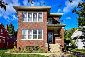 248 Center St, Bensenville, IL 60106-2626