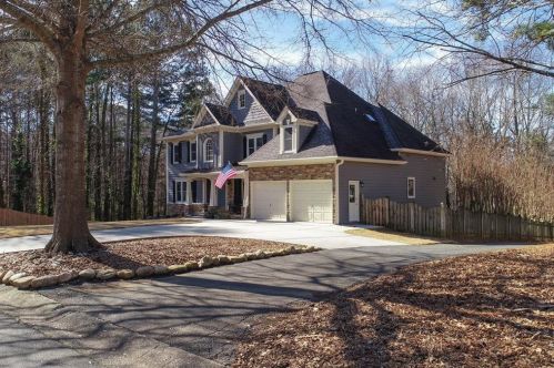 4922 Marlos Dr, Marietta, GA 30066-6918
