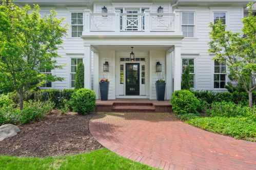 801 Pleasant Ln, Glenview, IL 60025-1931
