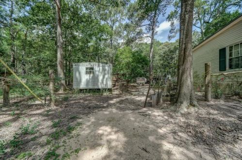 750 Waukegan Rd, Conroe TX  exterior