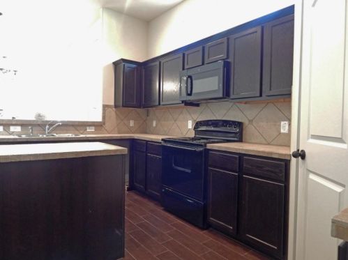 142 Creekside Villa Dr, Uhland TX  78640-6440 exterior