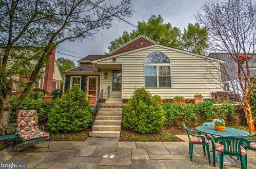 1321 Cheves Pl, Lancaster PA  17603-4943 exterior