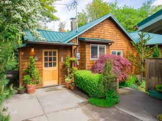 7826 Skyline Blvd, Portland OR  97231-2434 exterior