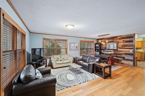 1477 Hoyt Ave, Saint Paul, MN 55106-1201