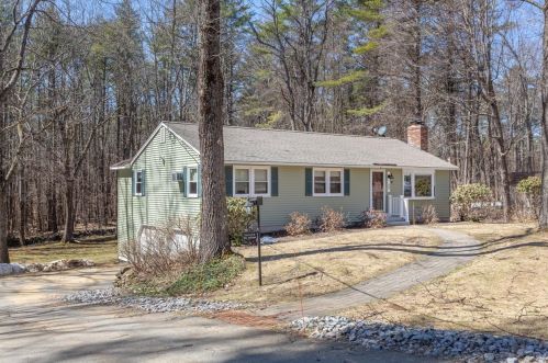 25 Woodlawn Ave, Tilton, NH 03276-4725