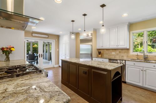 800 Sterling Rd, Palatine, IL 60067-4271