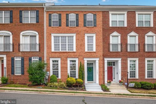 13606 Village Green Dr, Leesburg, VA 20176-5007