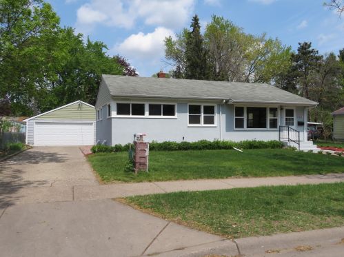 1377 Ames Ave, Saint Paul MN  55106-3518 exterior