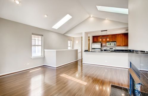 659 Division St, Chicago, IL 60610-1003