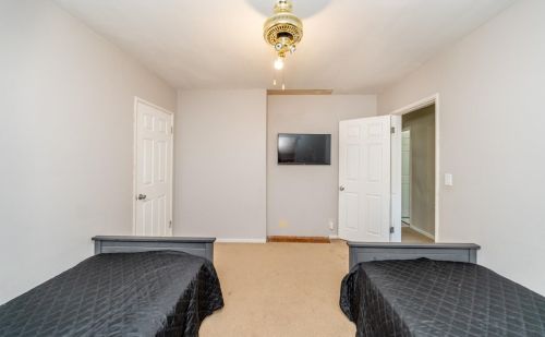 5318 Rochester St, Riverside CA  92504-2136 exterior