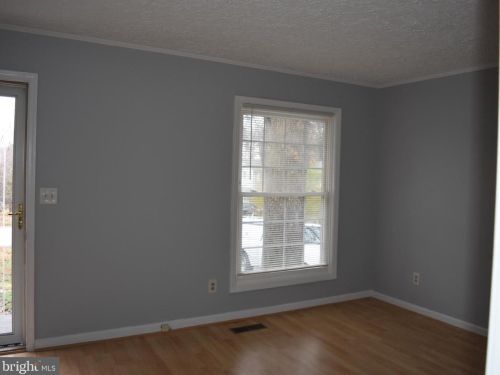 6015 Massaponax Dr, Fredericksburg, VA 22407-1254
