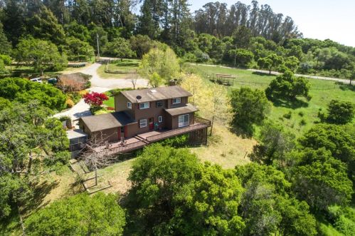 1170 Larkin Valley Rd, Watsonville, CA 95076-9628