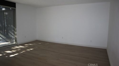 3345 Country Club Dr, Glendale CA  91208-1717 exterior