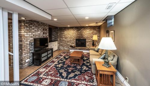 2437 Hillside Rd, Saint Paul MN  55110-5535 exterior