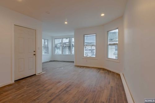 201 4 St, Paterson NJ 07522-1831 exterior