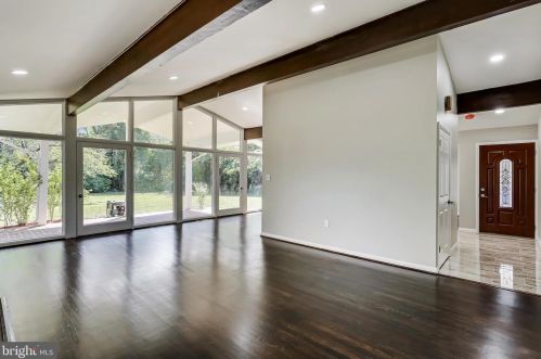 917 Northwest Dr, Silver Spring MD  20901-1435 exterior