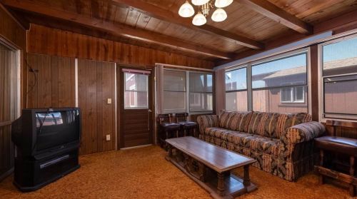 198 Cedaridge Dr, San Diego, CA 92114-7303